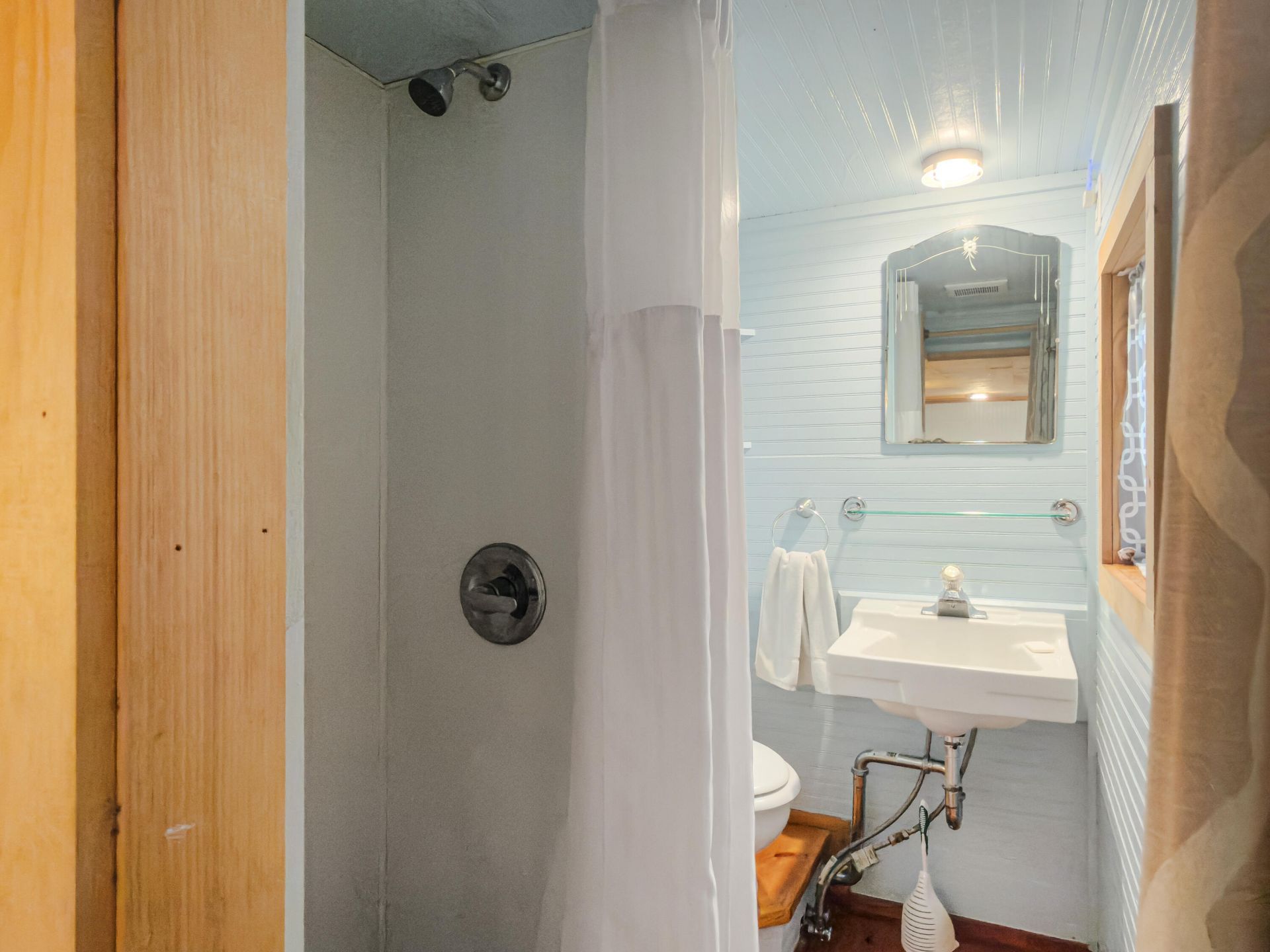 212 E Hudson Avenue Photo 49