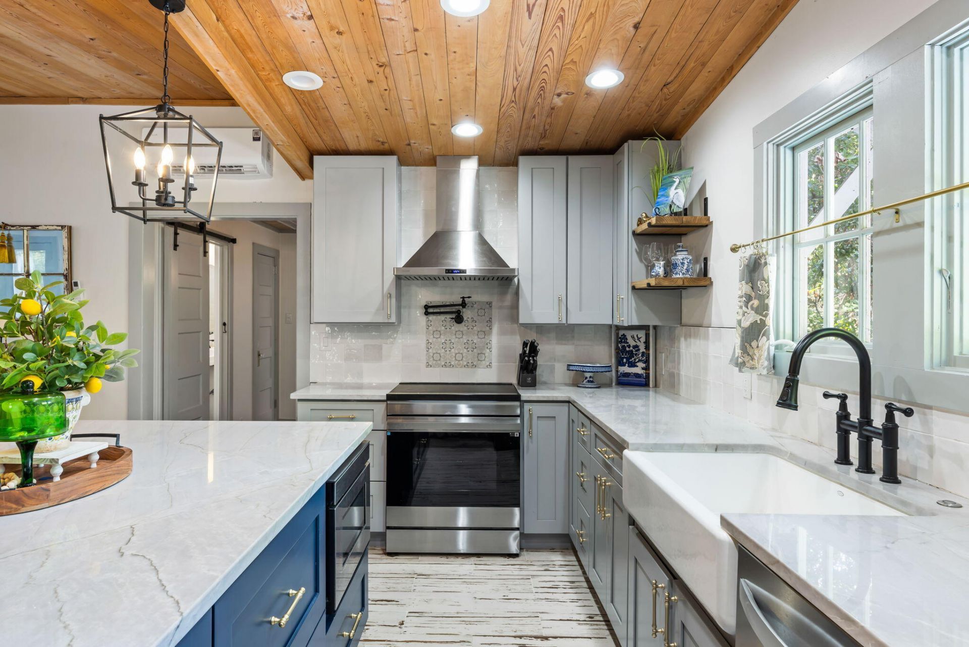 212 E Hudson Avenue Photo 8