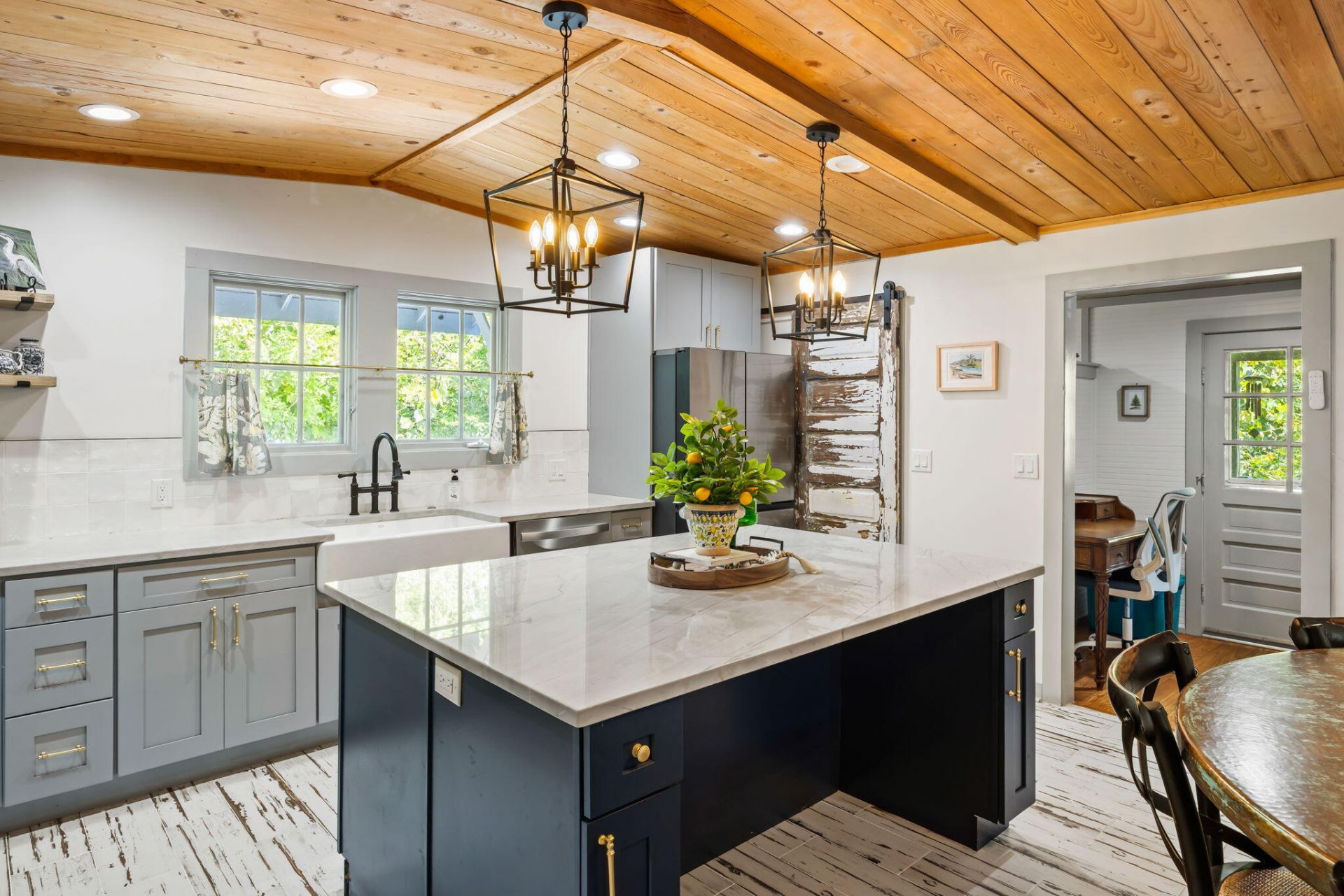 212 E Hudson Avenue Photo 9