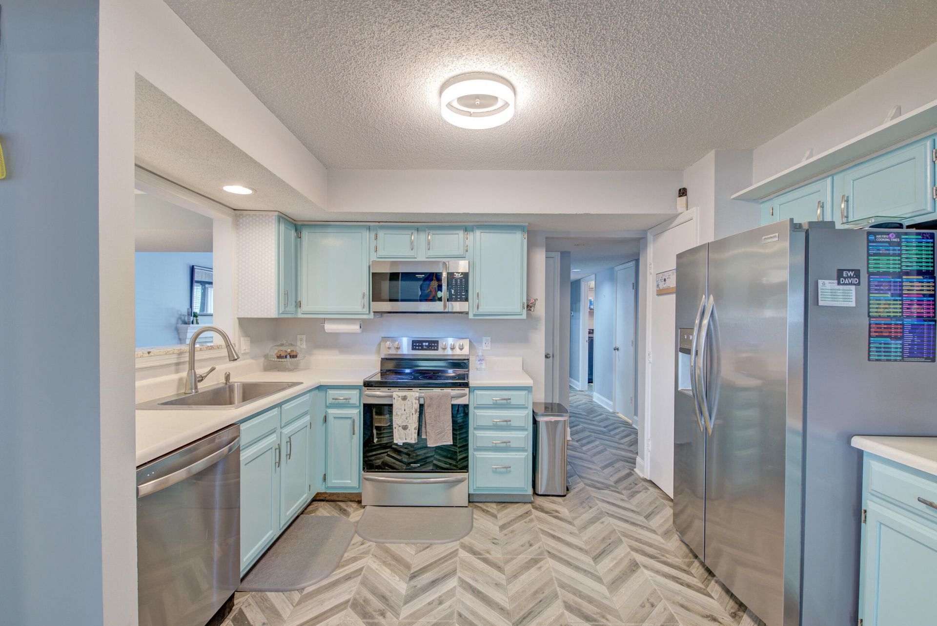 115 Challis Court Photo 12