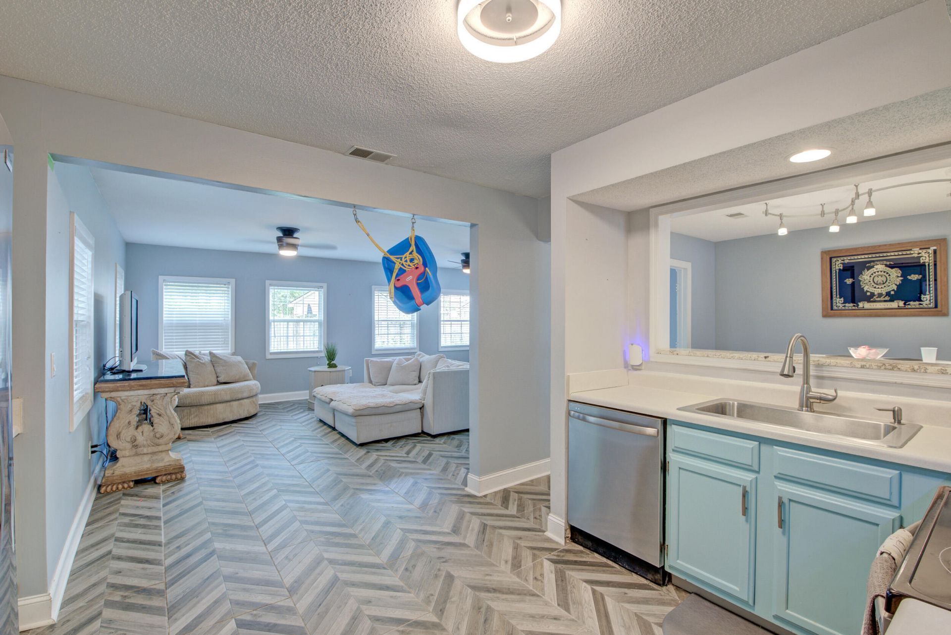 115 Challis Court Photo 13