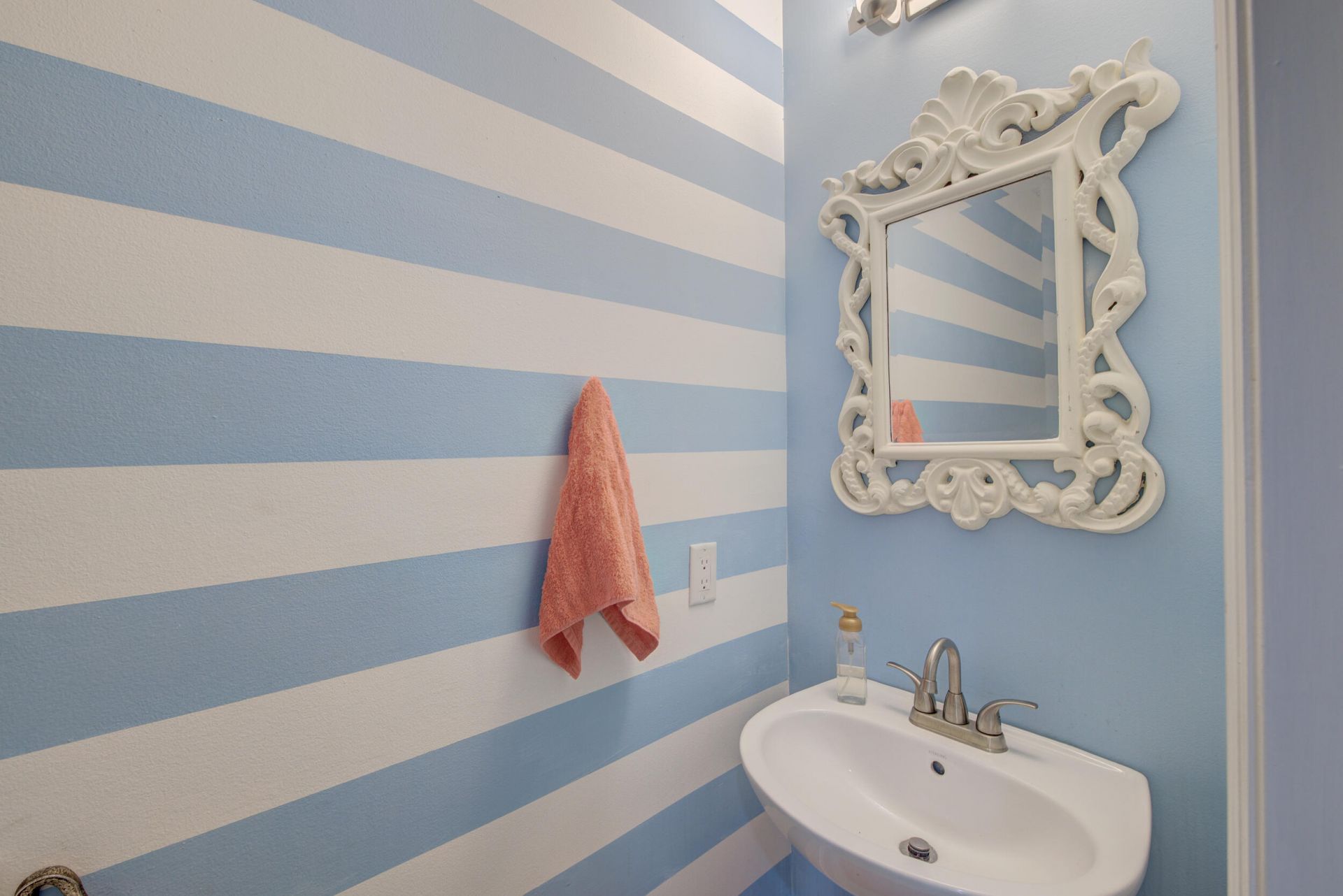 115 Challis Court Photo 18