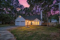 115 Challis Court photo 4