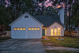 115 Challis Court photo 4