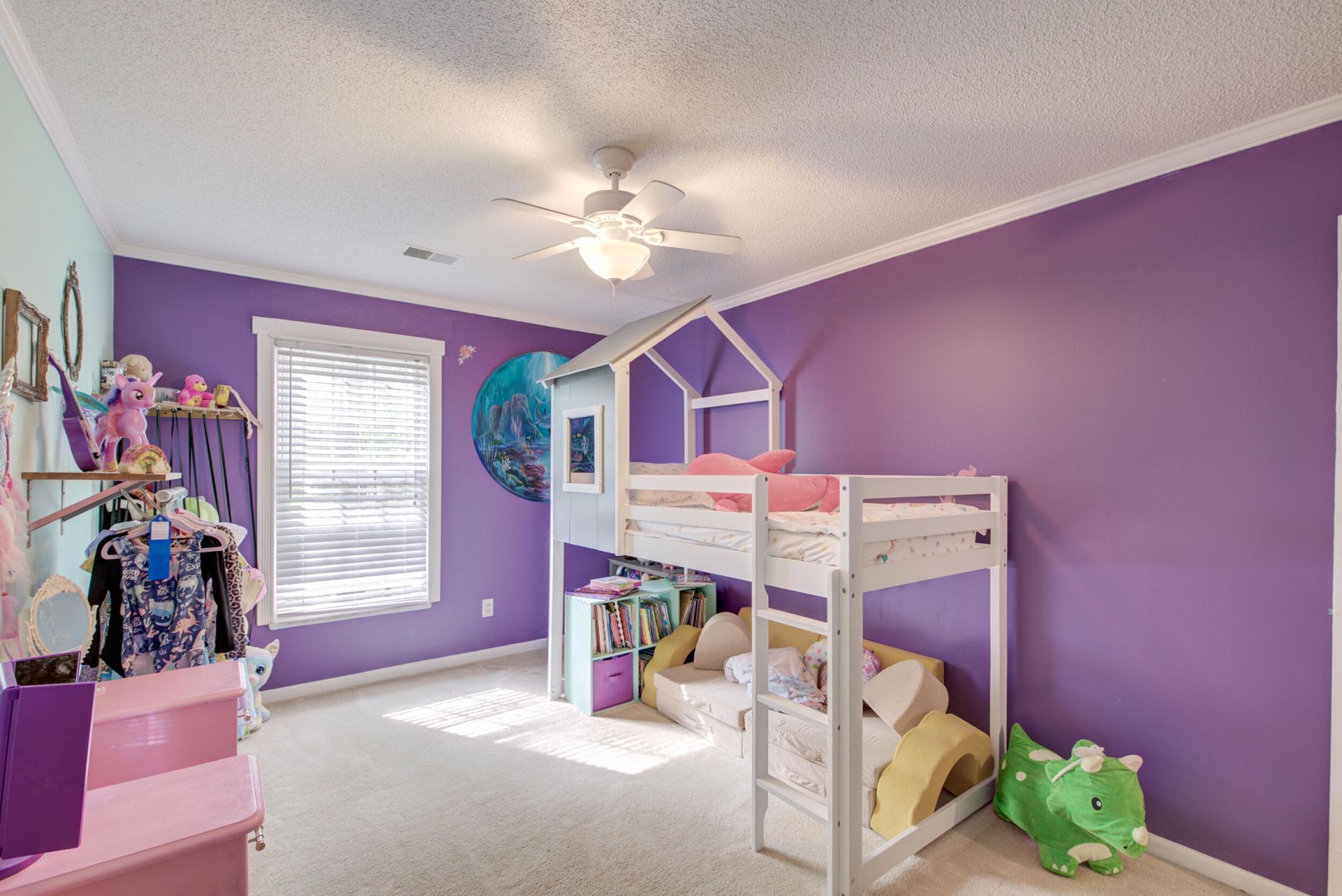 115 Challis Court Photo 34