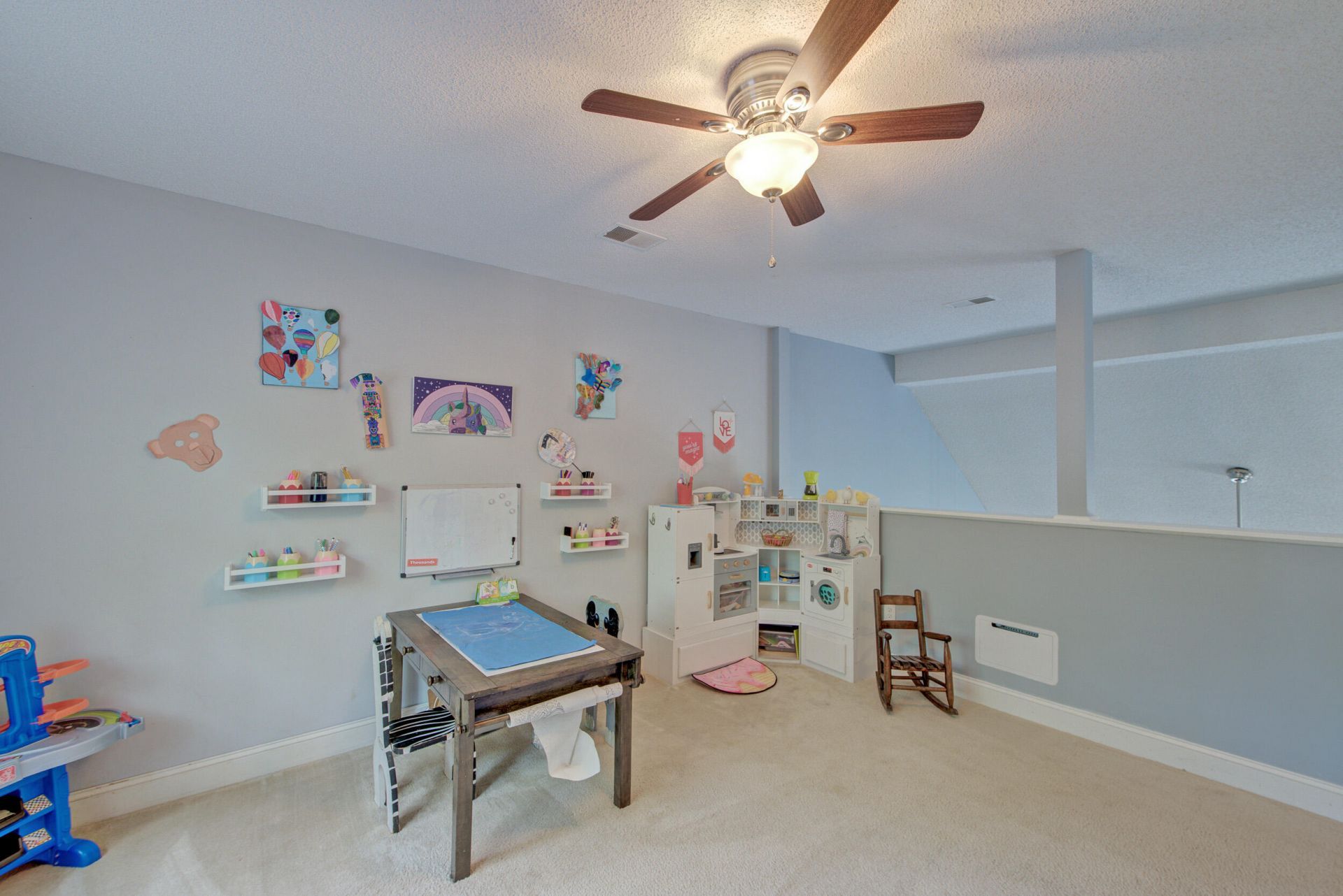 115 Challis Court Photo 38