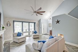 115 Challis Court photo 4