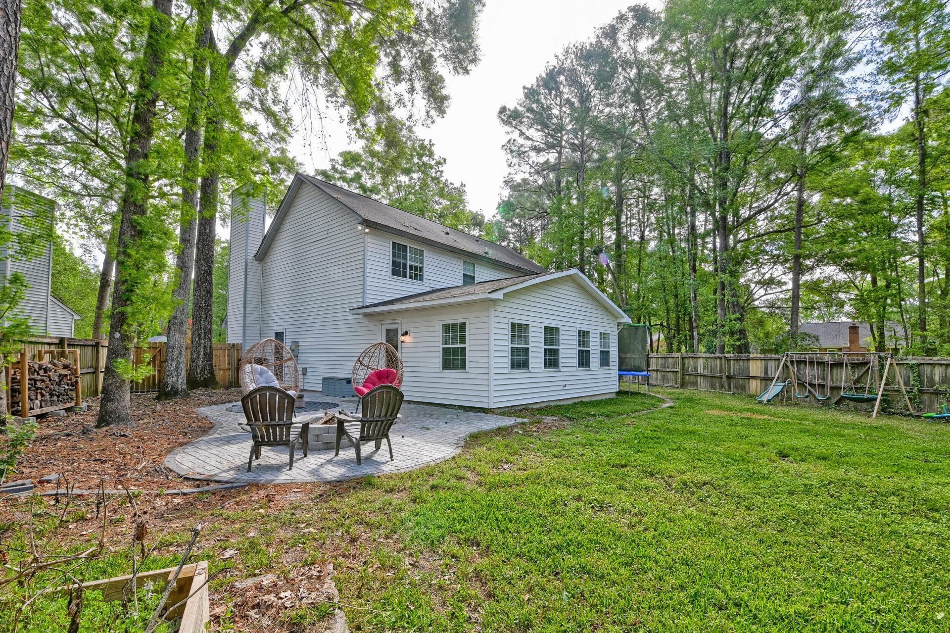 115 Challis Court Photo 45