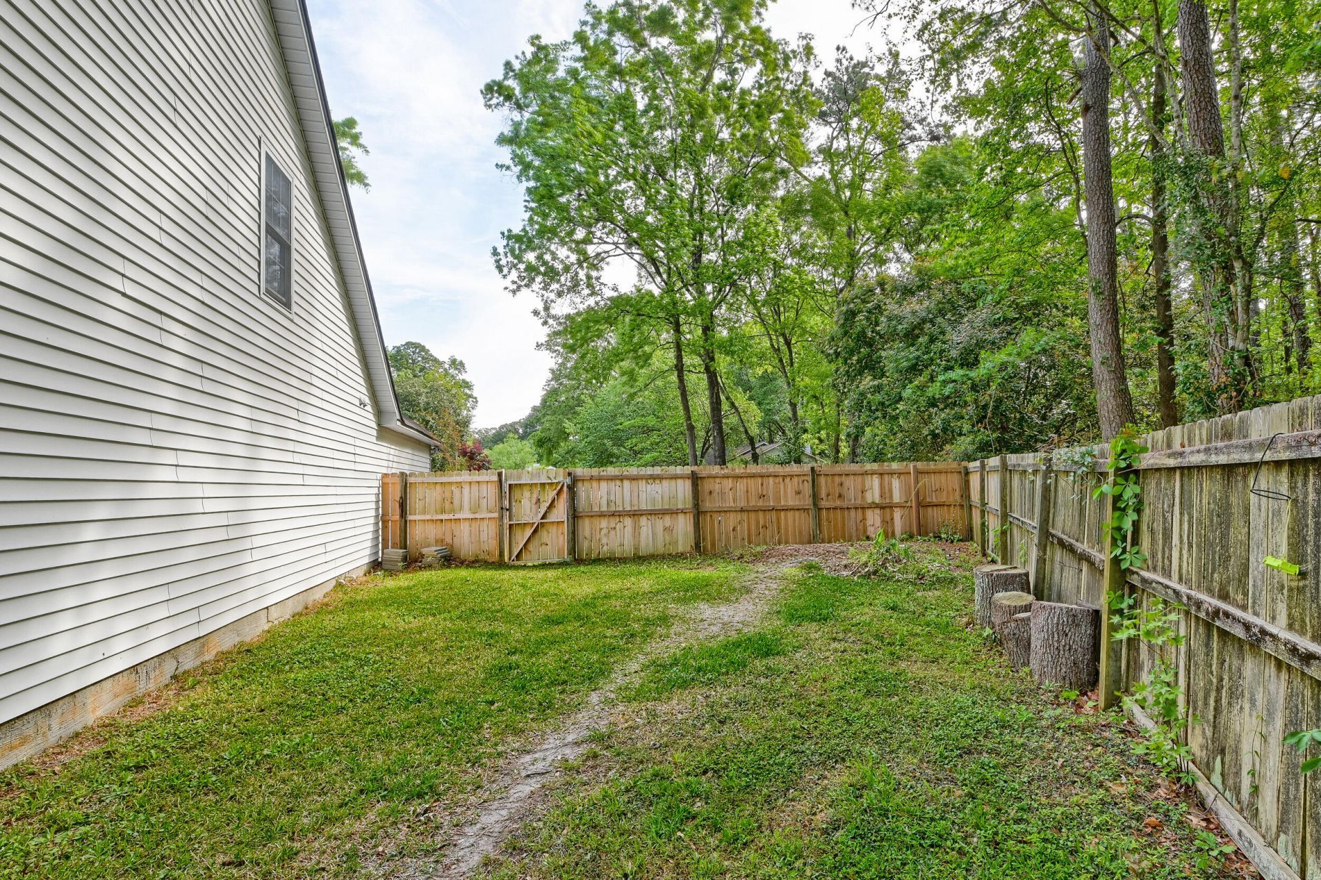 115 Challis Court Photo 50