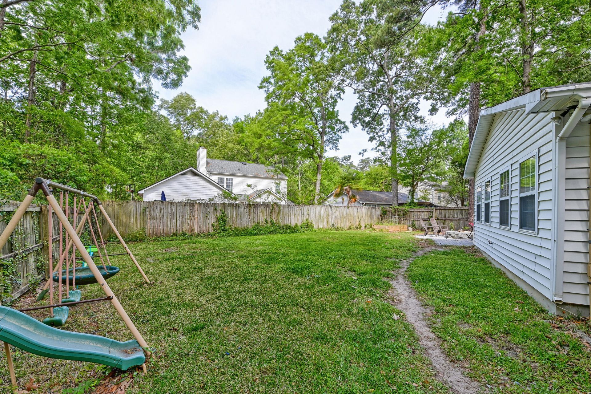 115 Challis Court Photo 51