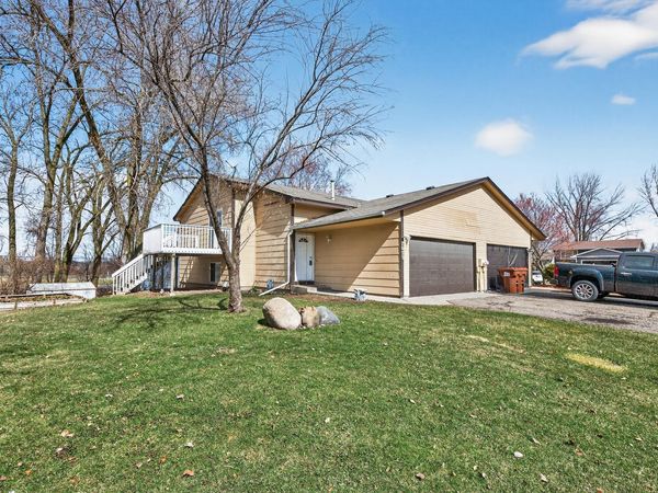 7073 17th Street N, Oakdale, MN 55128