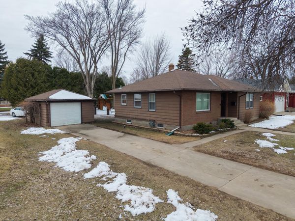 707 W Alcott Avenue , Fergus Falls, MN 56537