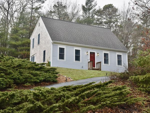 8 Pickerel Way, Forestdale, MA 02644