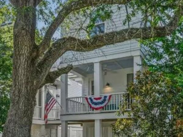 215 E 2nd Street, Pass Christian, MS 39571