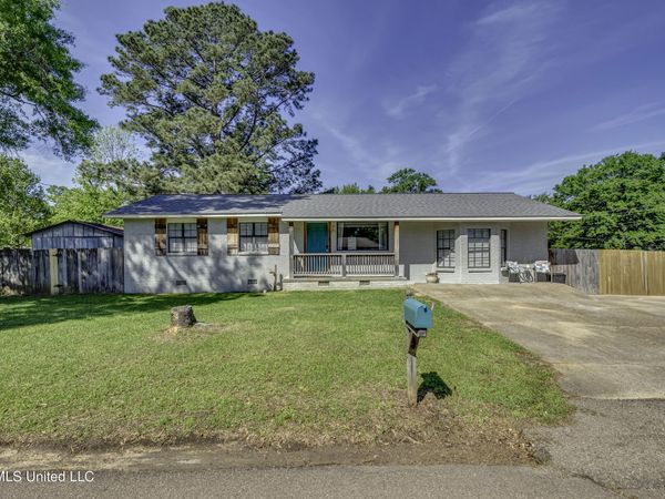 205 W Pine Drive, Pearl, MS 39208