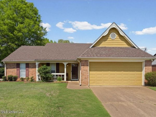 10158 Oak Leaf Drive, Olive Branch, MS 38654