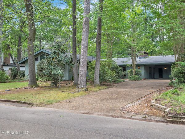 5415 Kaywood Drive, Jackson, MS 39211