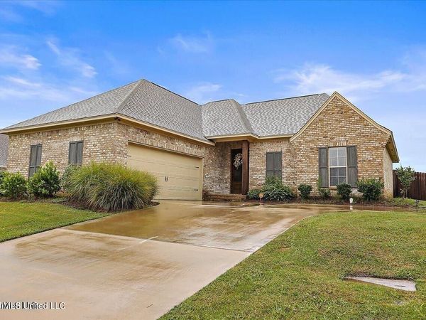 222 E Buttonwood Lane, Canton, MS 39046