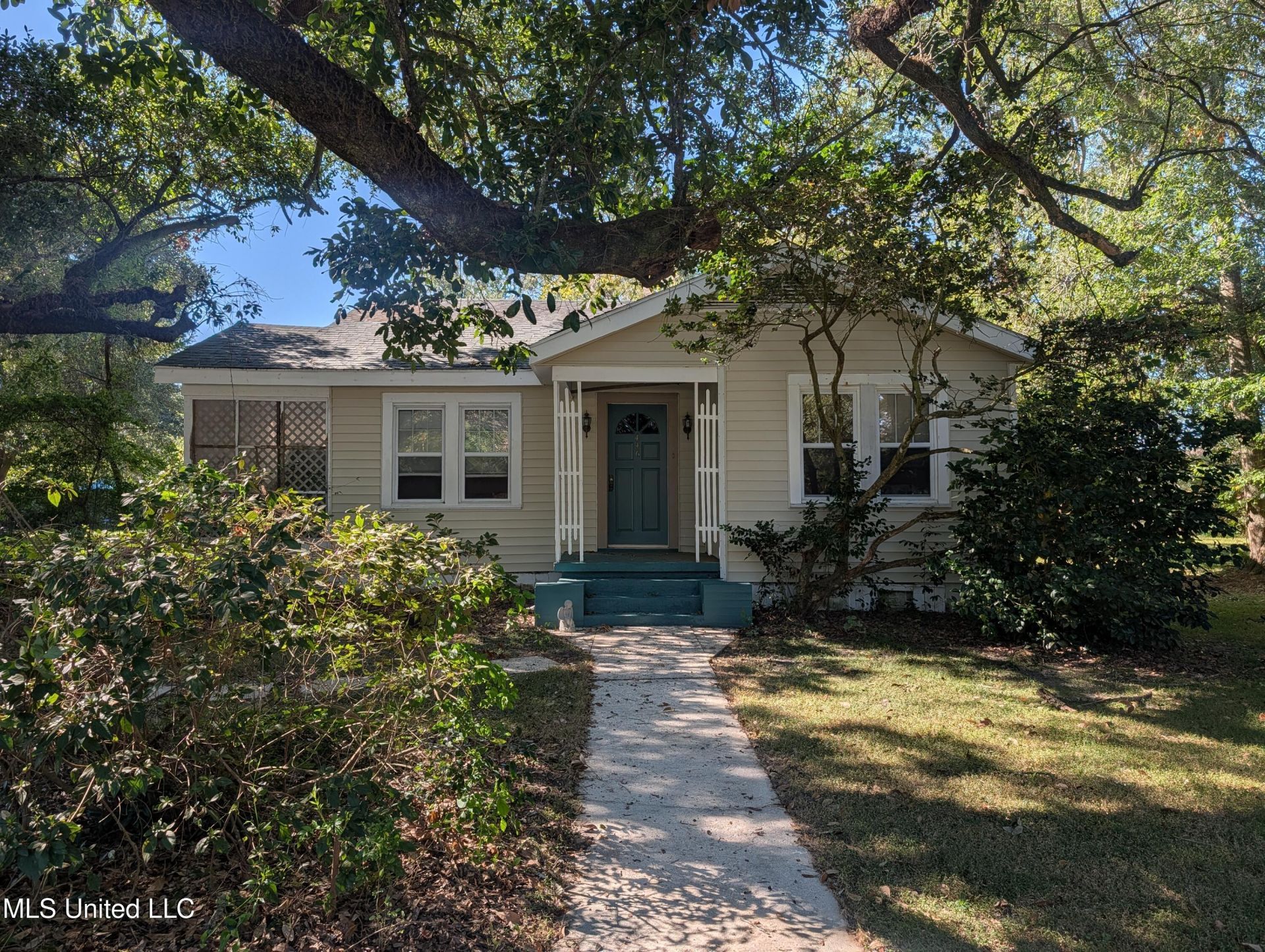 446 Ballentine Street, Bay Saint Louis, MS 39520 Main Photo