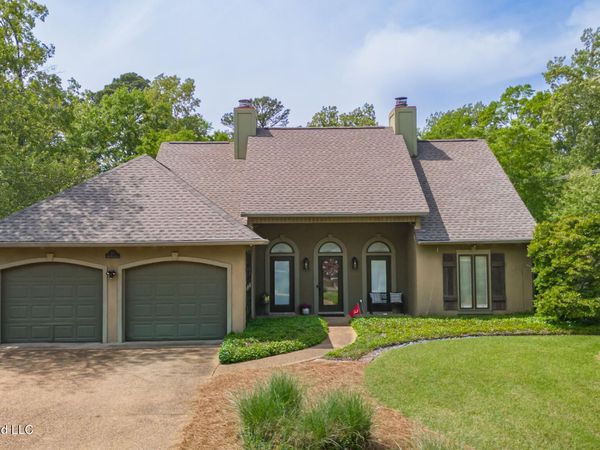 75 Moss Woods Drive, Madison, MS 39110