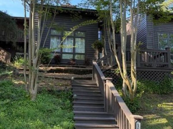 1540 Lakeside Drive, Jackson, MS 39216