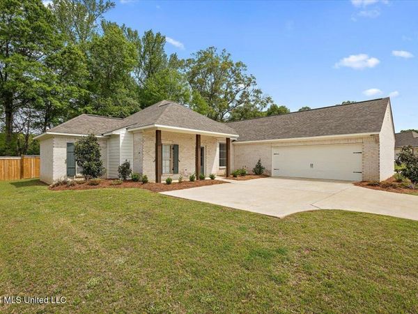217 Jasmine Cove Circle, Brandon, MS 39042