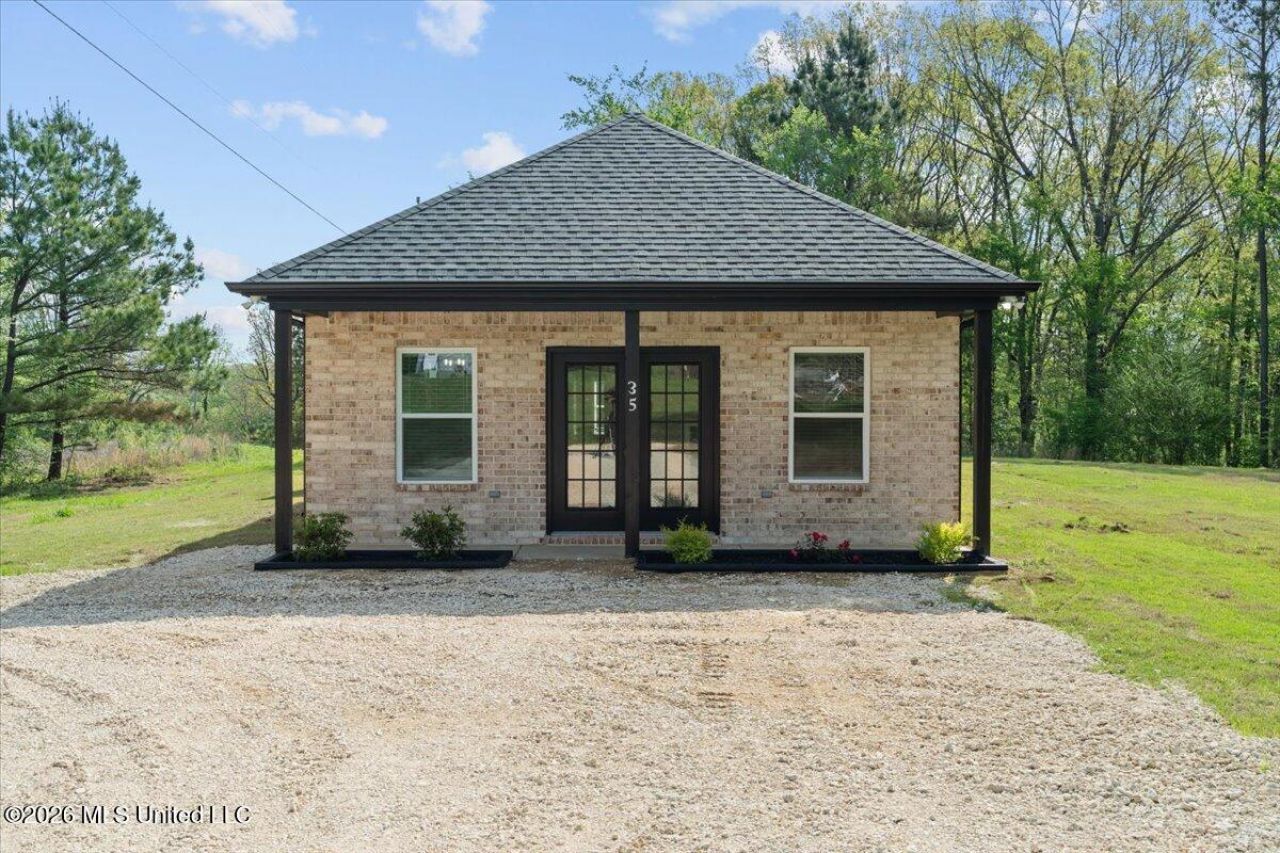 35 Mockingbird Rd Road Byhalia, MS 38611