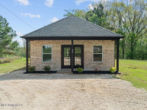 35 Mockingbird Rd Road, Byhalia, MS 38611