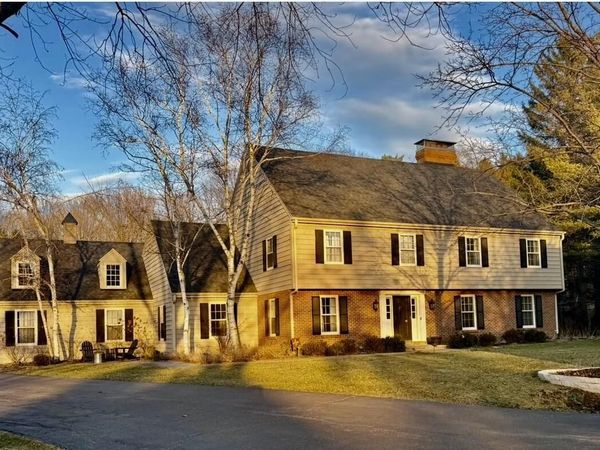 9940 N Lamplighter LANE, Mequon, WI 53092