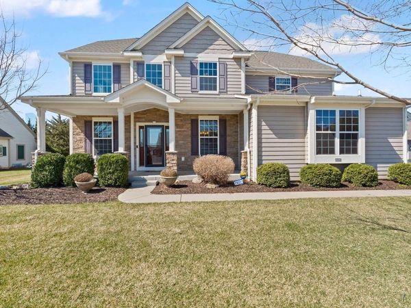 1866 River Lakes ROAD S, Oconomowoc, WI 53066