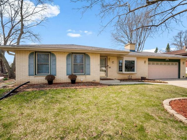 8125 S 58th STREET, Franklin, WI 53132