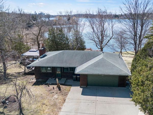 151 E Shore DRIVE, Random Lake, WI 53075