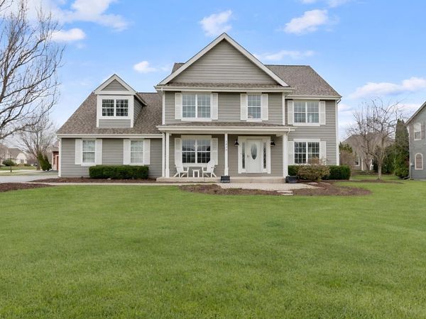 1833 La Belle Springs LANE, Oconomowoc, WI 53066