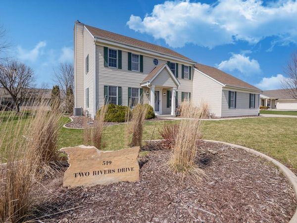 519 Two Rivers DRIVE, Mukwonago, WI 53149