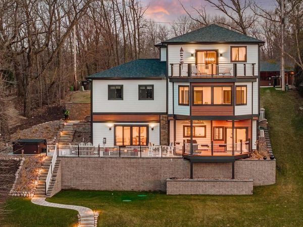 W5702 North DRIVE, Elkhorn, WI 53121