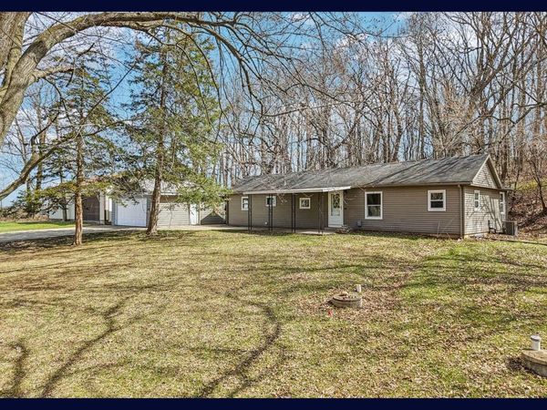 5040 Crestview ROAD, Marshall, WI 53559
