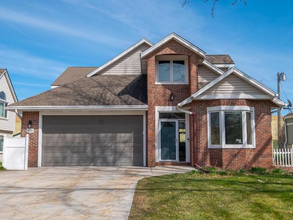 2132 N 113th STREET, Wauwatosa, WI 53226