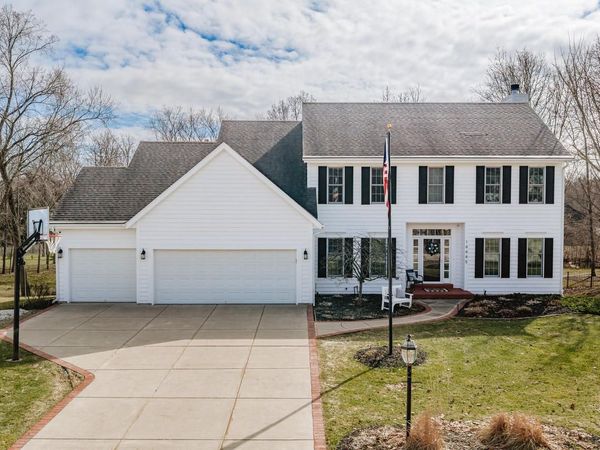 14445 W Meadowshire DRIVE, New Berlin, WI 53151