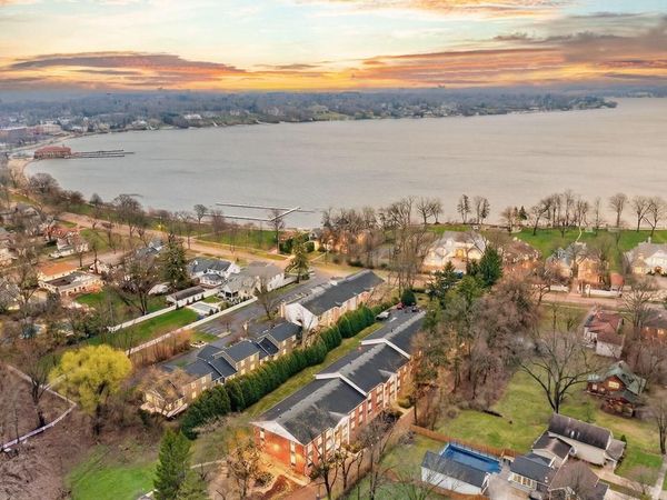 1305 W Main STREET, Unit 202, Lake Geneva, WI 53147