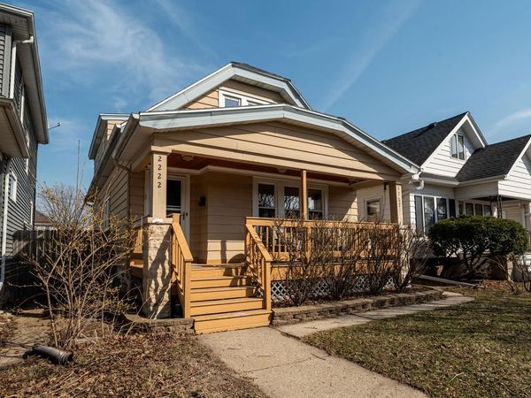 2222 S 72nd STREET, West Allis, WI 53219
