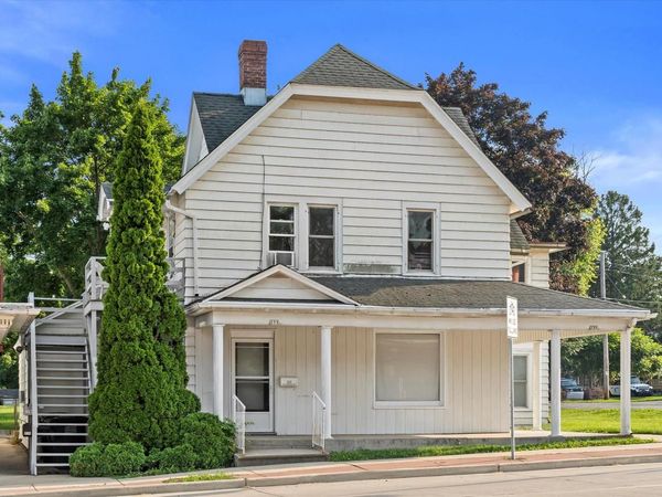 229 W Main STREET, Waterford, WI 53185