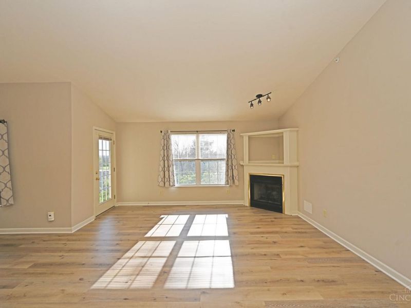 3665 Chestnut Park Lane, Unit 7, Cleves, OH 45002 Photo 3