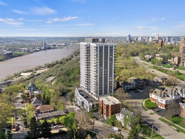 2200 Victory Parkway, Unit 1806, Cincinnati, OH 45206