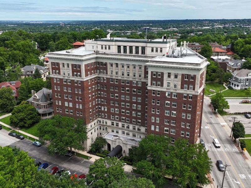 3900 Rose Hill Avenue, Unit 301A, Cincinnati, OH 45229 Photo 2