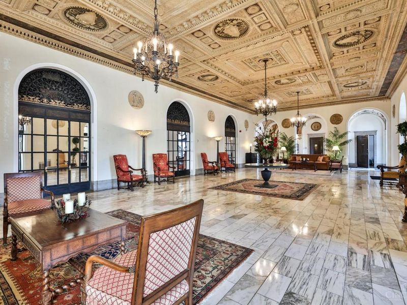 3900 Rose Hill Avenue, Unit 301A, Cincinnati, OH 45229 Photo 6