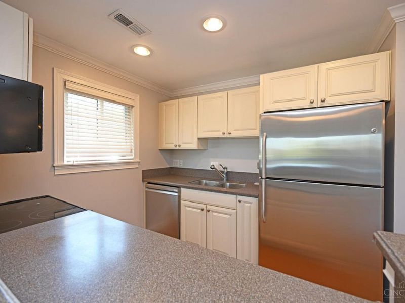 3666 Willowlea Court, Unit D, Cincinnati, OH 45208 Photo 12