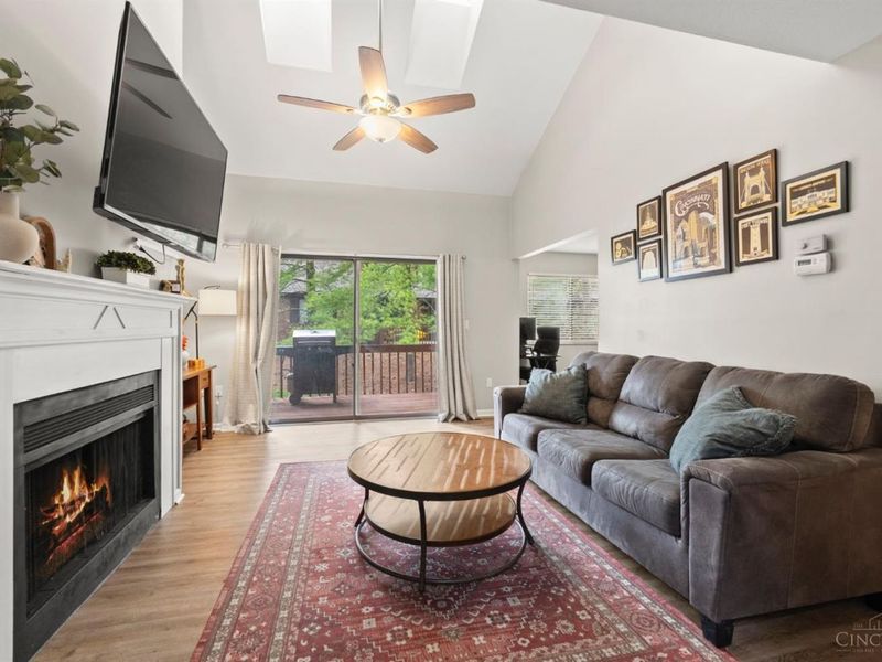 217 Droxford Close, Springdale, OH 45246 Photo 3