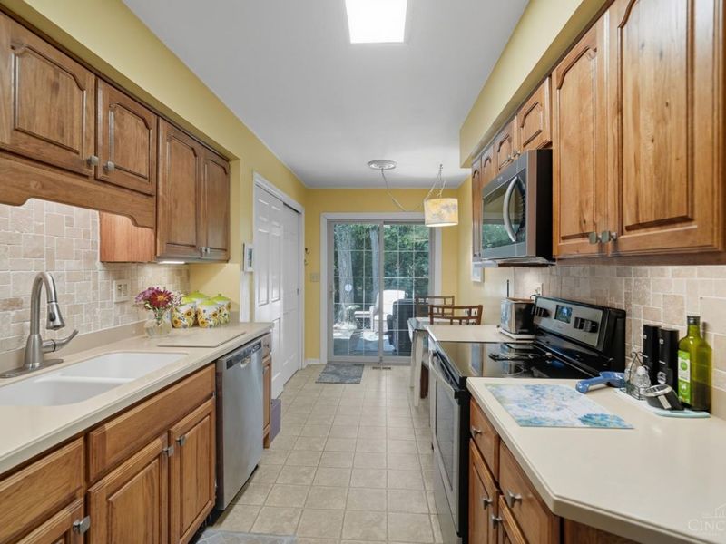 40 Nicholson Court, Washington Township, OH 45459 Photo 10