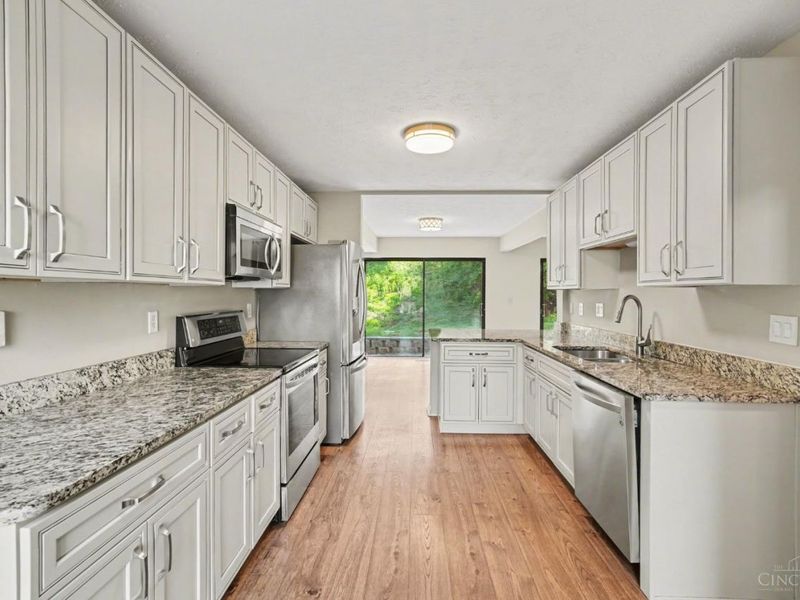 9910 Timbers Drive, Blue Ash, OH 45242 Photo 10