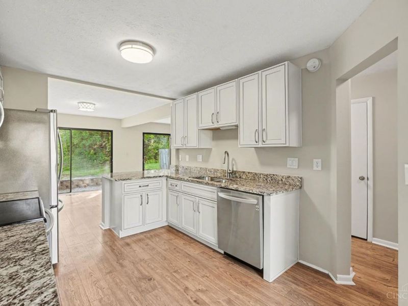 9910 Timbers Drive, Blue Ash, OH 45242 Photo 11